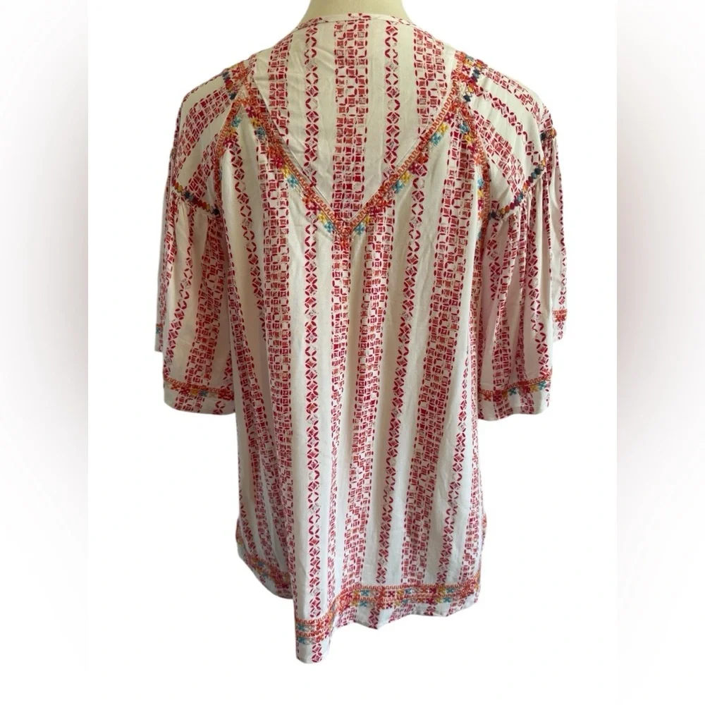 Savanna Jane White Top with Coral Embroidery &Multicolor Accents Size Medium - Picture 4 of 12